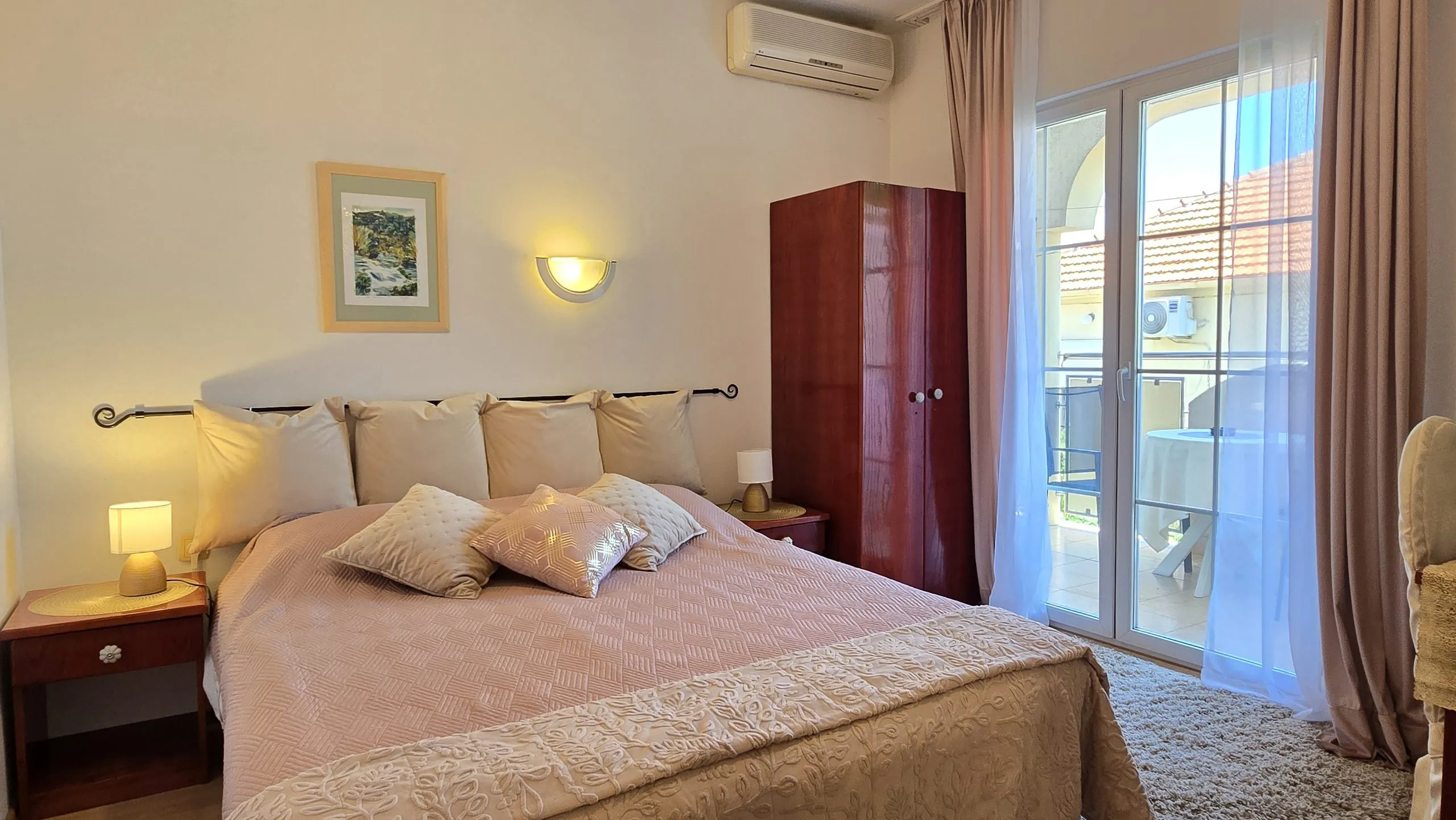 Budget double room with balcony access
