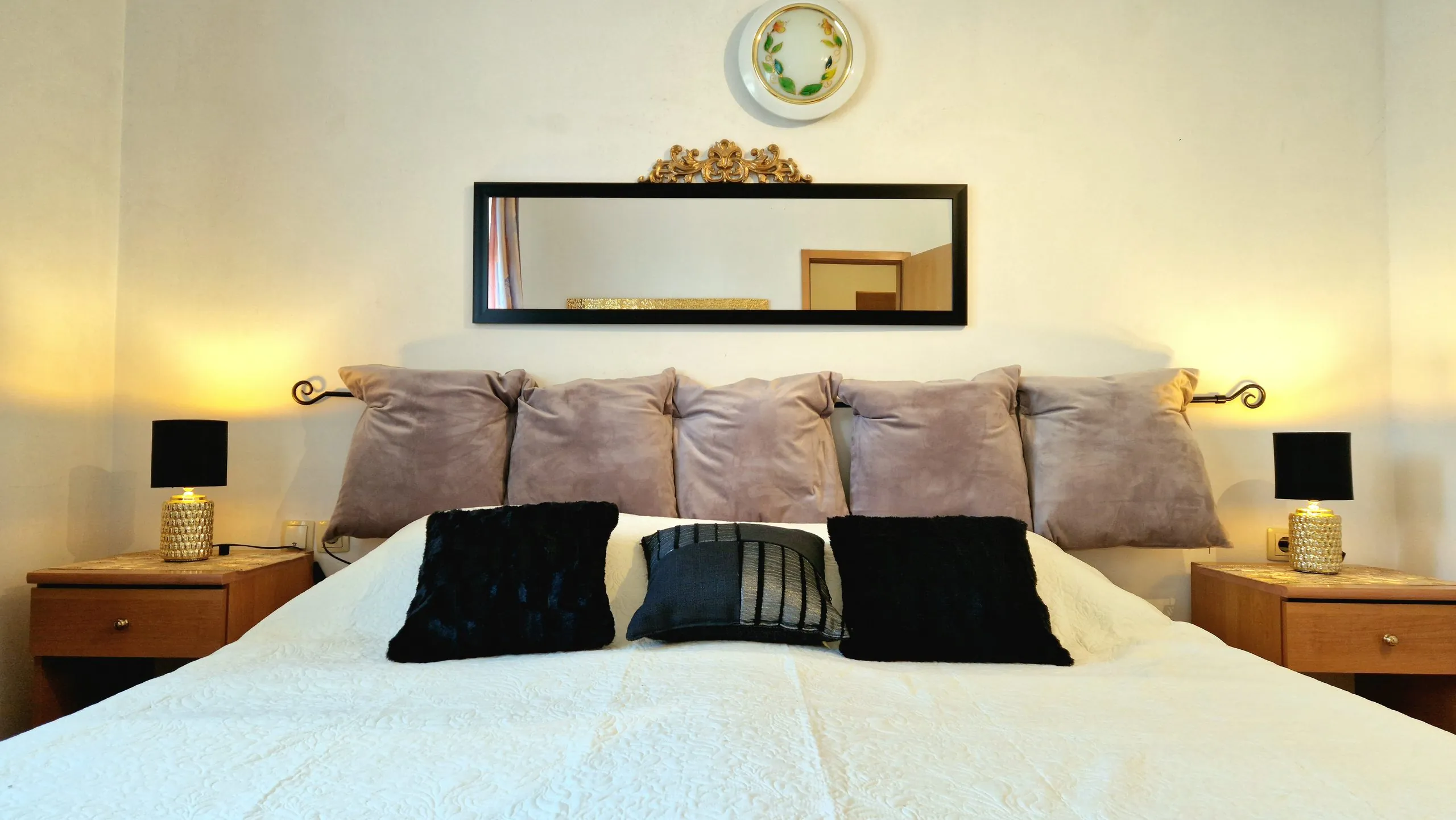 Economy triple room with a double bed